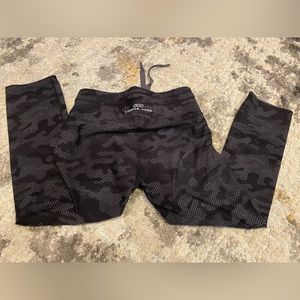 Small like new Lorna Jane camouflage black gray